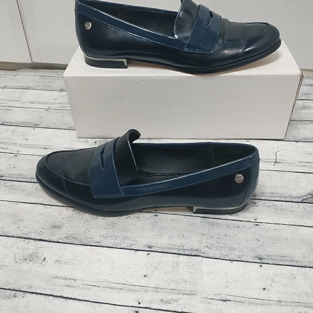 CALVIN KLEIN CELIA Woman's SZ 5  BLACK / BLUE FLAT LOAFER SHOE